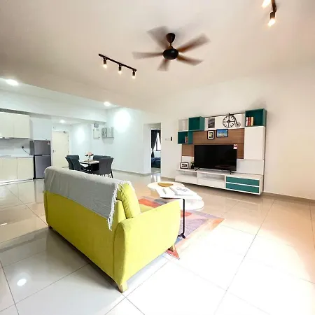 Family Cozy Homestay - Alpha Ivf At Strand Mall Petaling Jaya Exterior photo