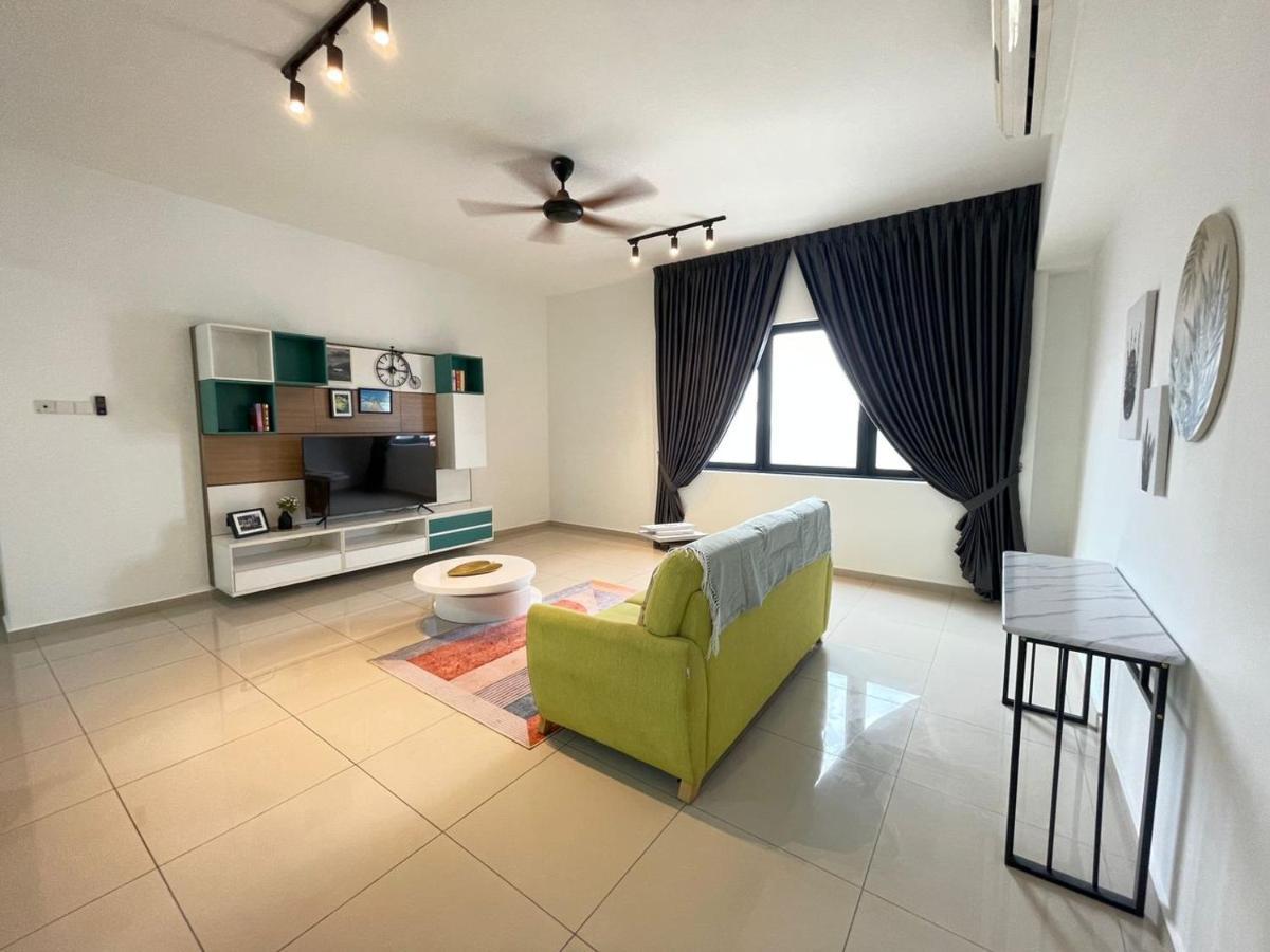 Family Cozy - Alpha Ivf At Mall Apartment